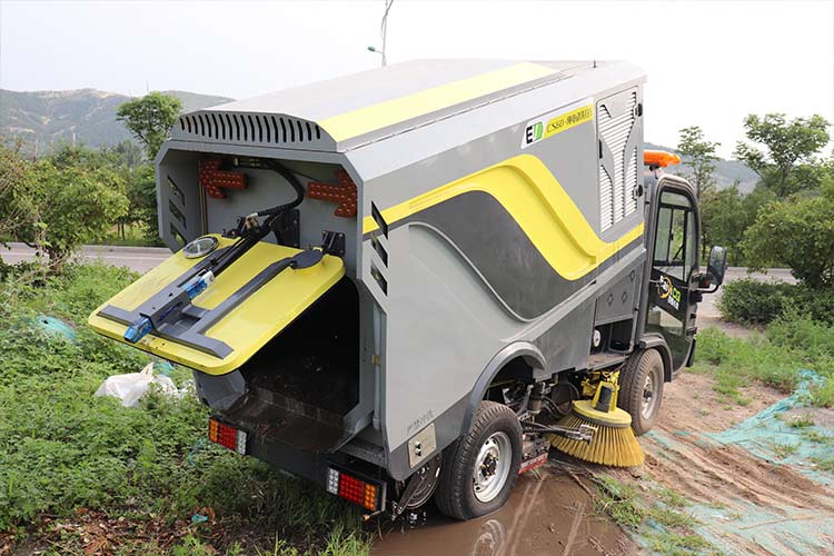 純電動四輪洗掃車