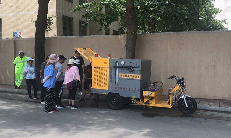 電動三輪高壓清洗車質(zhì)量信得過，繼續(xù)發(fā)貨