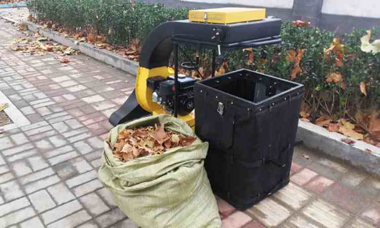 百易環(huán)保手推式樹(shù)葉收集車受歡迎的原因