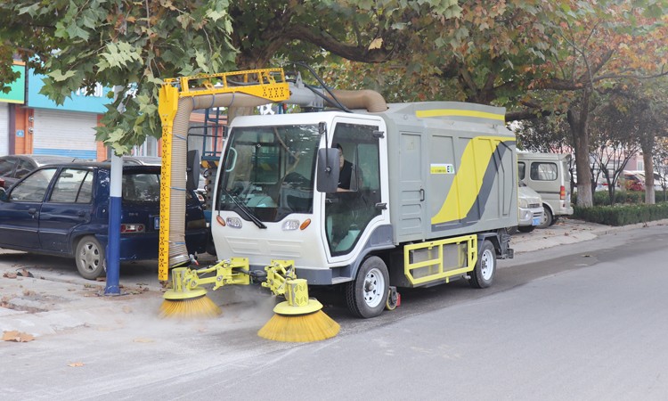 “變形金剛”多功能樹(shù)葉收集車全面升級(jí)