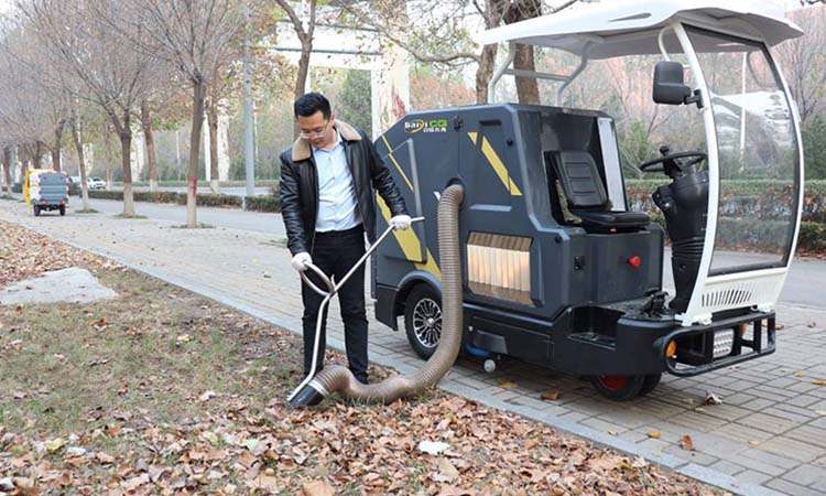 多功能樹(shù)葉收集車清掃干凈功能多