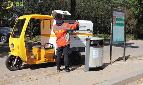 ?小型兩分類垃圾清運車可用于小區(qū)，學校，廠區(qū)等地的垃圾分類清運