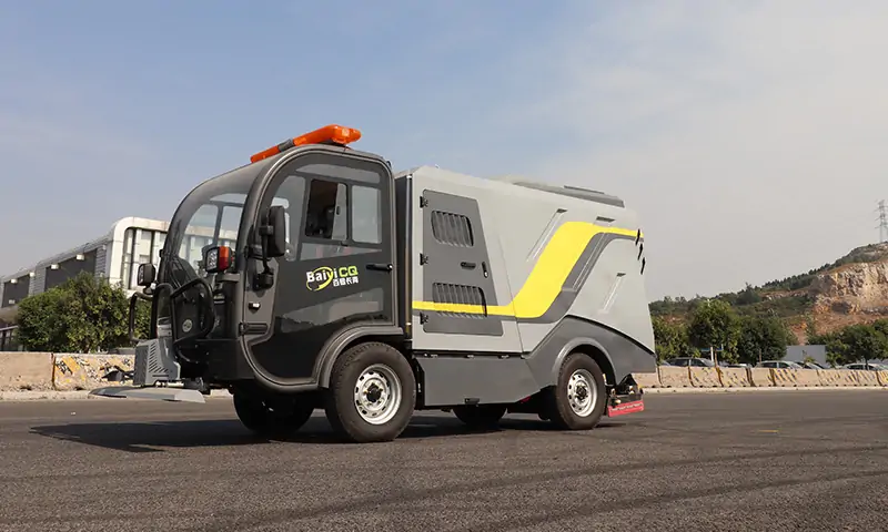 純電動深度清潔車--高壓移動清洗盤+大容量水箱，解決三級道路衛生保潔難題！