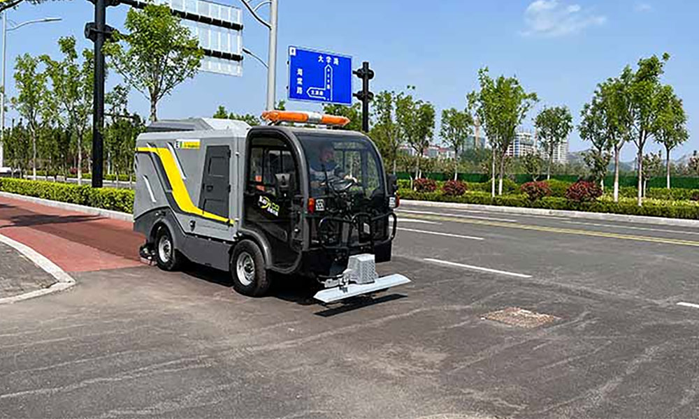 道路污染深度清潔車--深度清潔，多領域、多區域路面保潔、衛生治理！