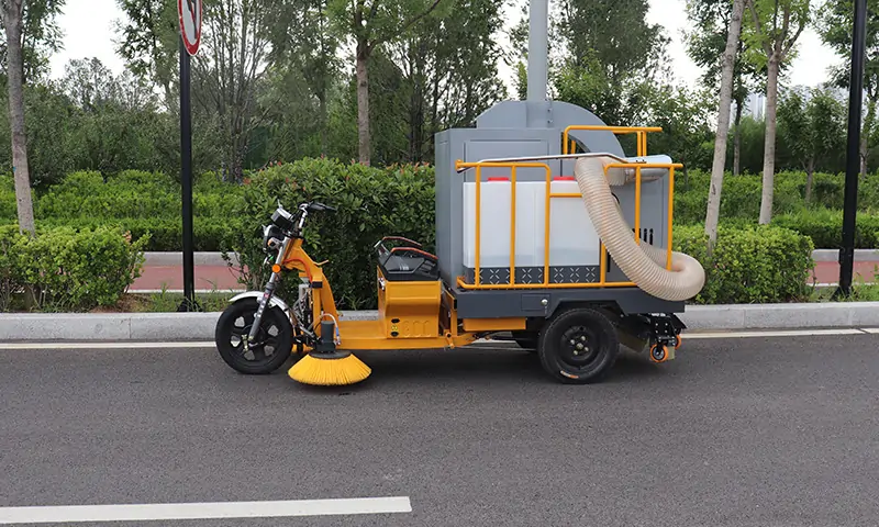 純電動(dòng)三輪樹(shù)葉收集車，景區(qū)園林物業(yè)狹窄區(qū)域落葉收集轉(zhuǎn)運(yùn)專用車！