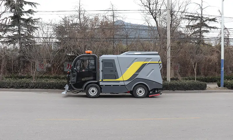 純電動深度清潔車，道路清潔好幫手！一米一深度清潔寬度，滿足多場景使用需求！