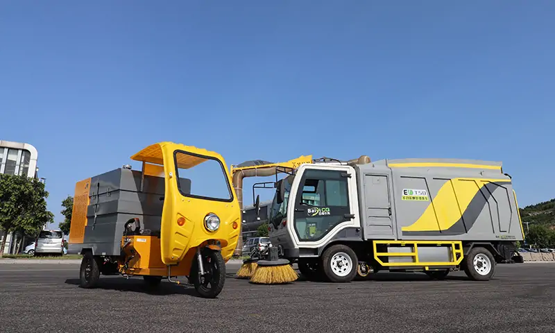 樹(shù)葉收集車與高壓清洗車聯(lián)合作業(yè)會(huì)產(chǎn)生怎樣的火花？一起來(lái)看一下！