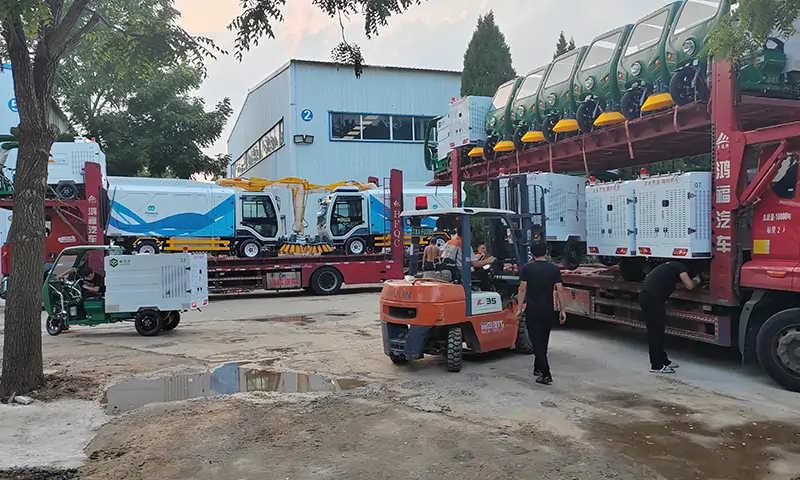 純電動(dòng)四輪樹(shù)葉收集車：環(huán)保高效的市政道路清潔解決方案