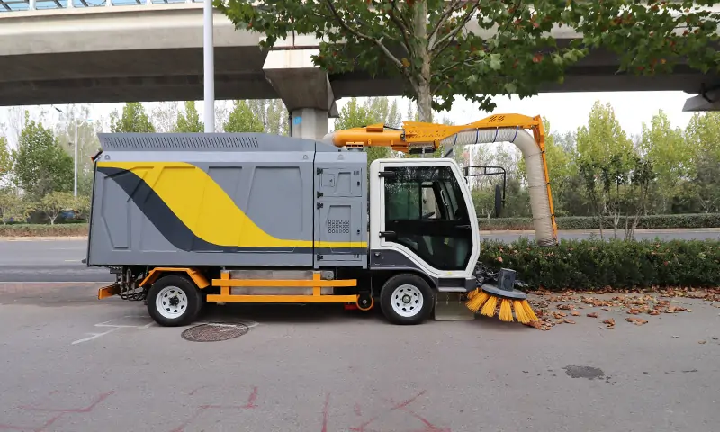 多功能純電動(dòng)樹(shù)葉收集車：為城市環(huán)保貢獻(xiàn)力量