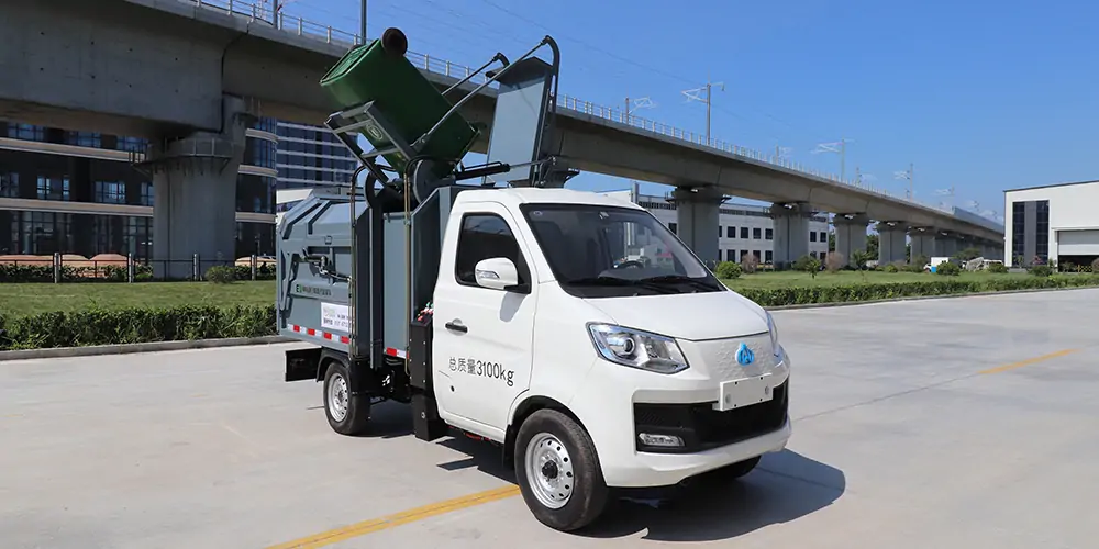 新能源側裝垃圾車，新能源垃圾車，小型垃圾車，純電動垃圾車，環衛垃圾車，垃圾車