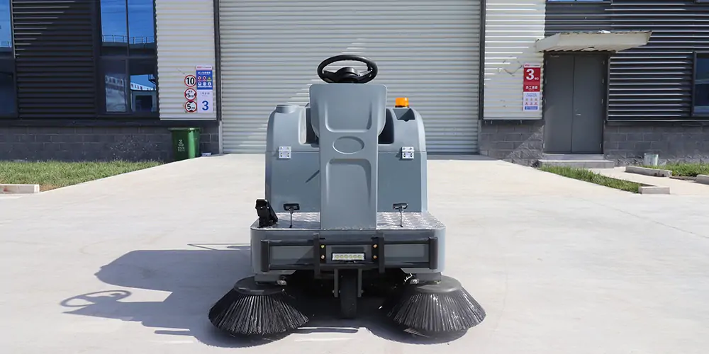 純電動(dòng)清掃車：多場景清潔的高效解決方案