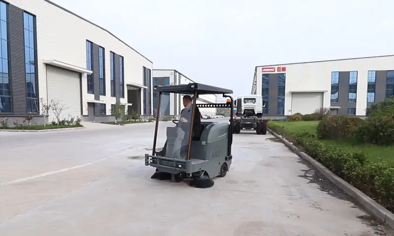 純電動清掃車：高效環(huán)保的城市清潔新動力